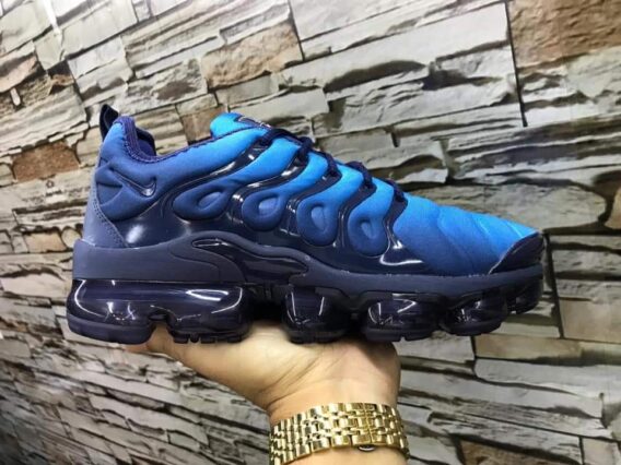 FB IMG 1541075060629 568x426 - Tênis Nike Vapor Max Plus Vm Preto