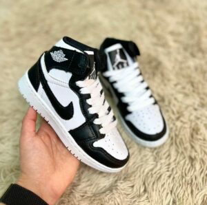 Botinha Nike Jordan Infantil preto 300x298 - Botinha Nike Jordan Infantil preto