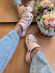 sandalia crocs feminino 225x300 - sandalia crocs feminino