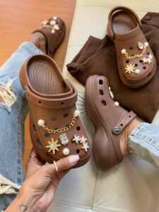 sandalia crocs feminino 4 225x300 - sandalia crocs feminino 4